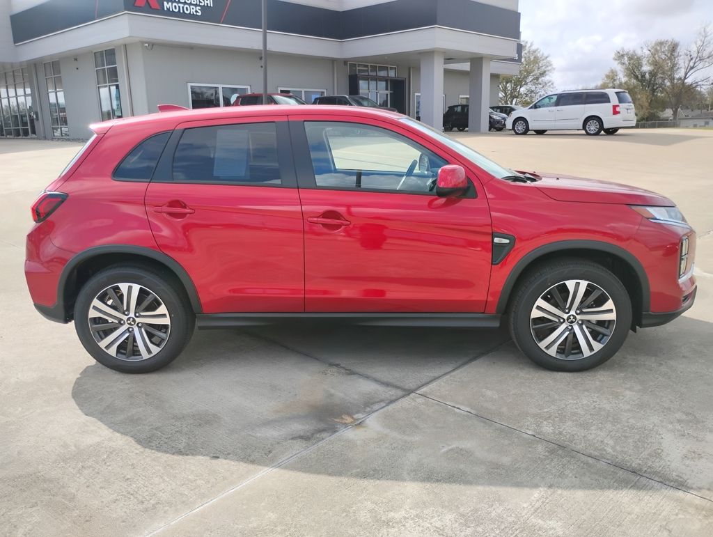 2025 Mitsubishi Outlander Sport ES - Photo 9