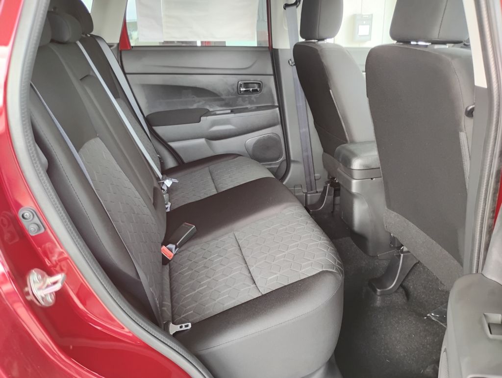 2025 Mitsubishi Outlander Sport ES - Photo 20