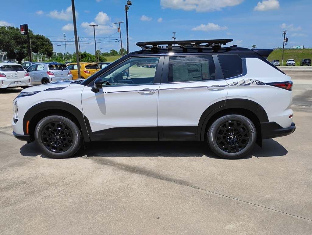 2025 Mitsubishi Outlander SE Ralliart photo 4