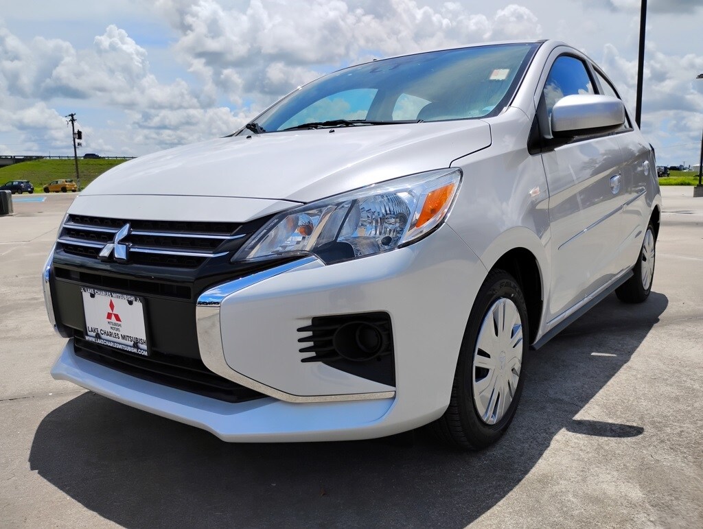 2024 Mitsubishi Mirage ES photo 3