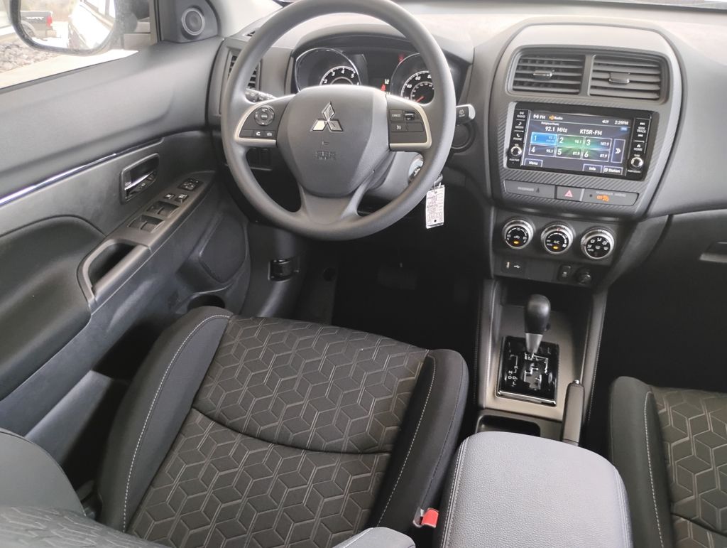 2025 Mitsubishi Outlander Sport ES - Photo 13