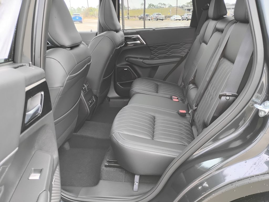 2026 Mitsubishi Outlander SEL - Photo 15