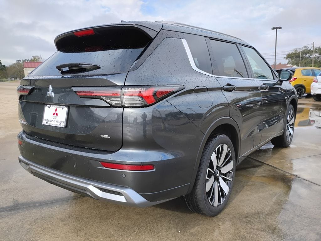 2026 Mitsubishi Outlander SEL - Photo 7