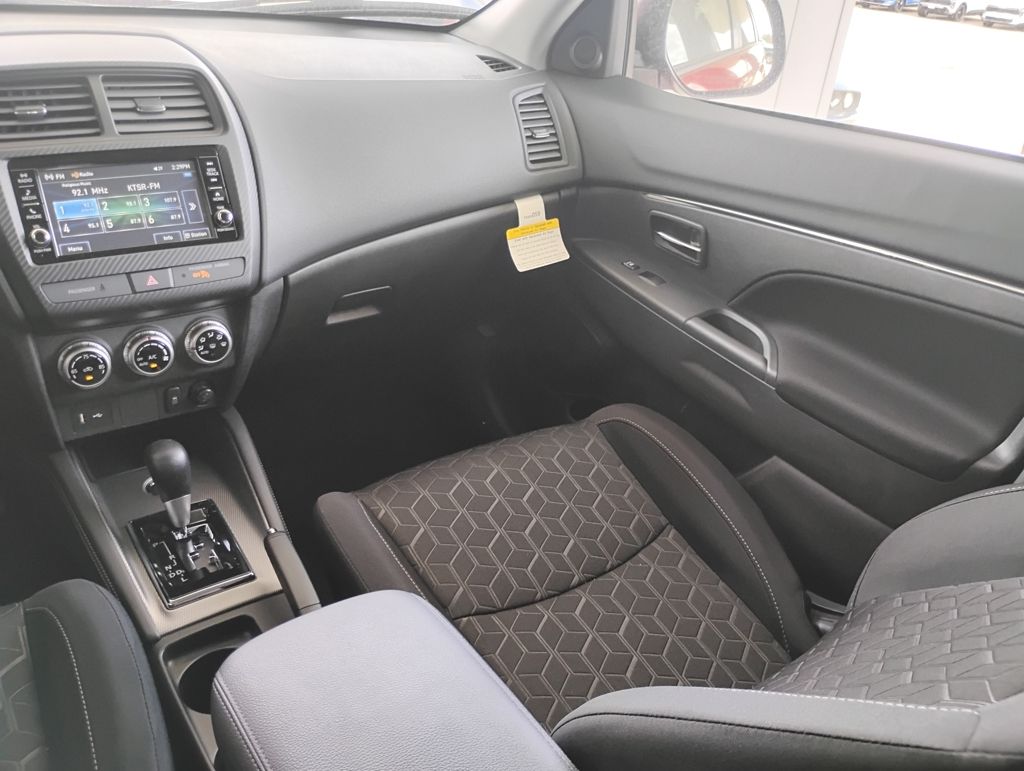 2025 Mitsubishi Outlander Sport ES - Photo 14