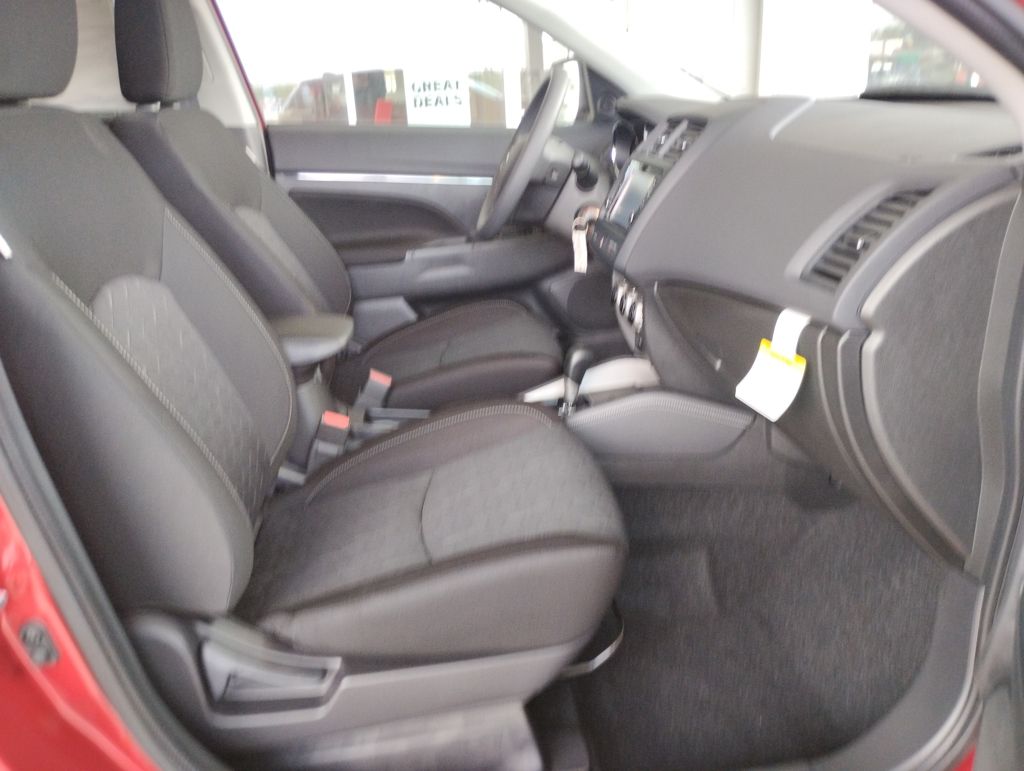 2025 Mitsubishi Outlander Sport ES - Photo 21