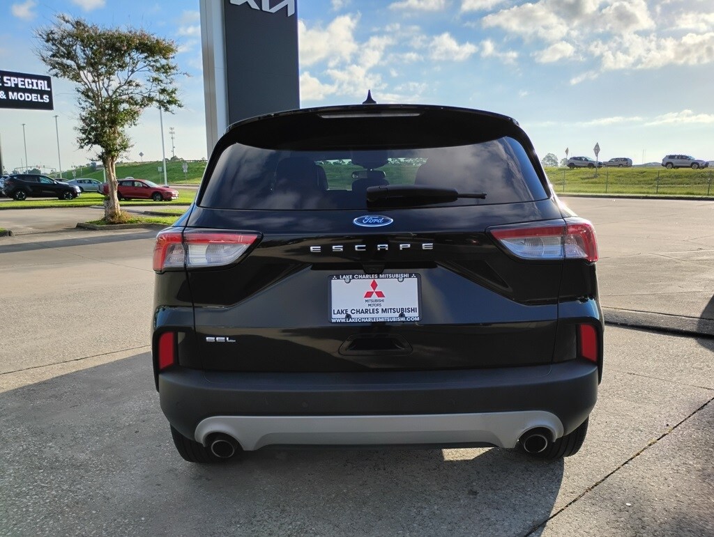 2022 Ford Escape SEL photo 4
