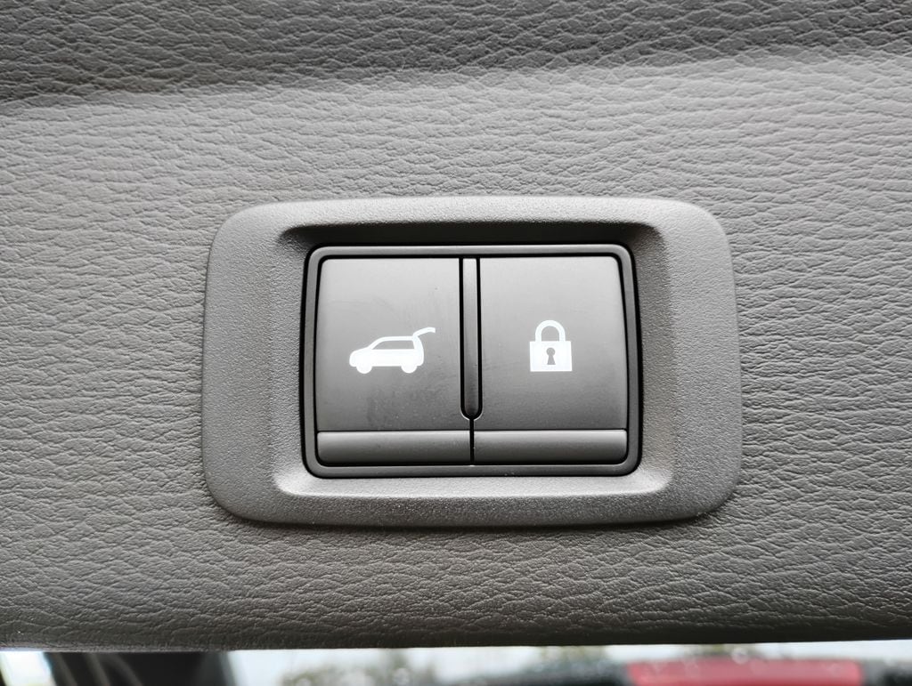 2026 Mitsubishi Outlander SEL - Photo 17