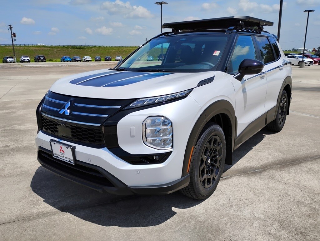 2025 Mitsubishi Outlander SE Ralliart photo 3