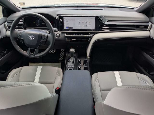 2026 Toyota Camry SE - Photo 13