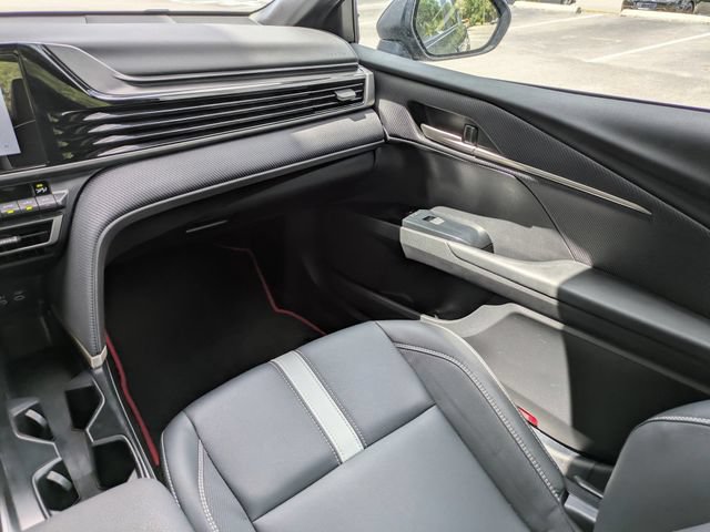 2025 Toyota Camry SE - Photo 19