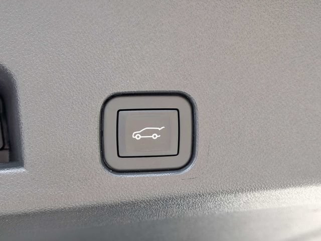 2025 GMC Acadia AT4 - Photo 16