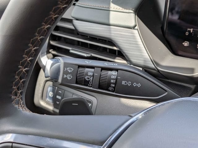 2025 GMC Acadia AT4 - Photo 32
