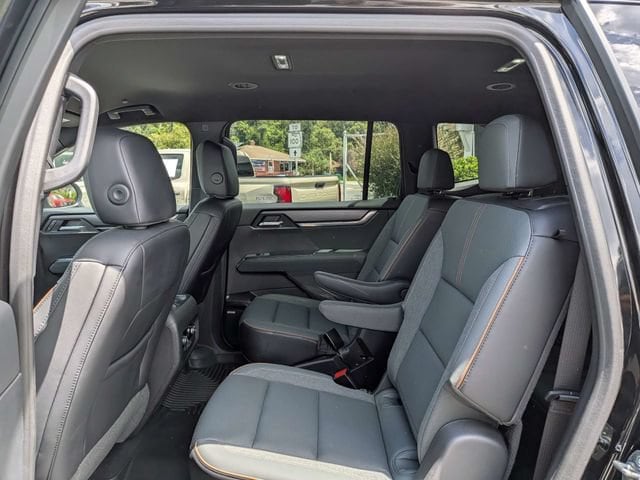 2025 GMC Acadia AT4 - Photo 18