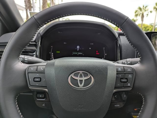 2025 Toyota Camry SE - Photo 32