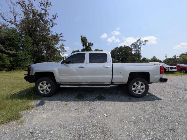 2017 Chevrolet Silverado 2500HD LTZ - Photo 3