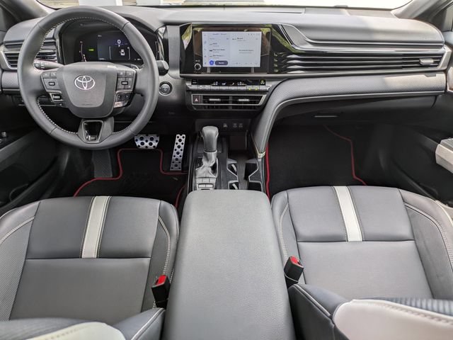 2025 Toyota Camry SE - Photo 17