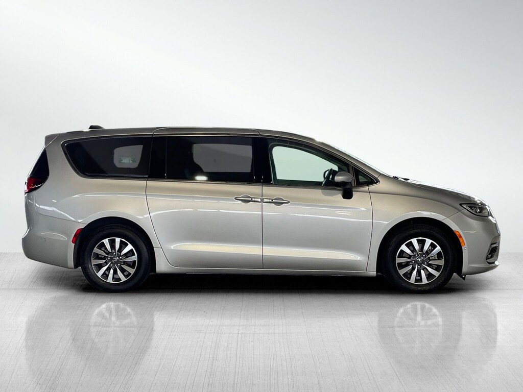 Used 2023 Chrysler Pacifica Plug-In Hybrid Touring L Van Passenger Van