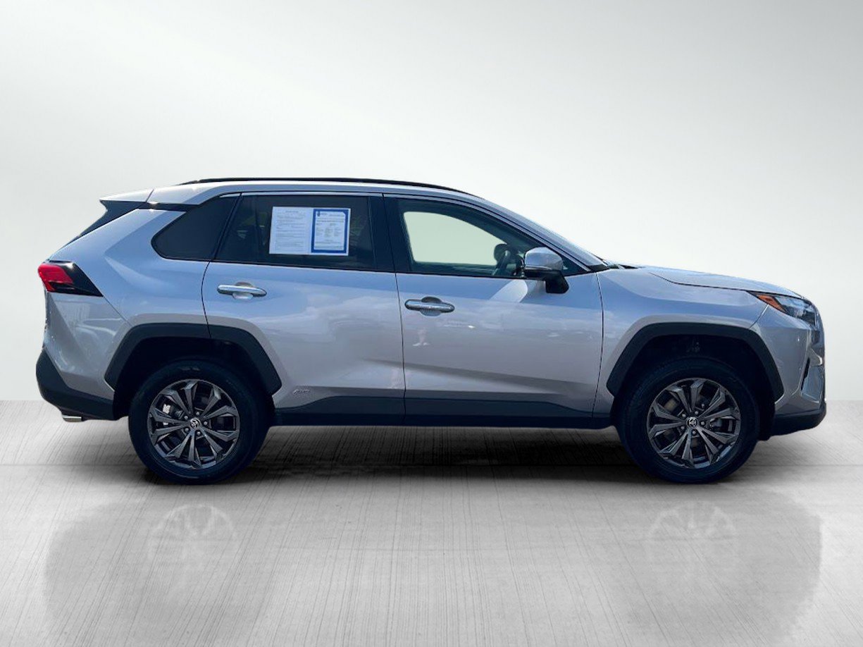 2023 Toyota RAV4 Hybrid Limited photo 3