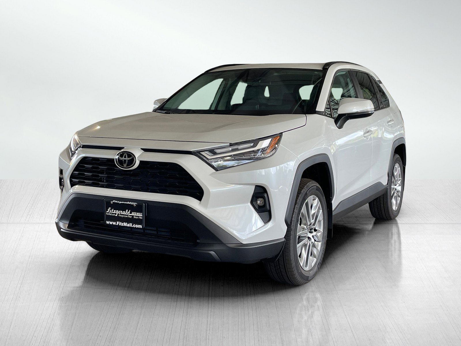 2025 Toyota RAV4 XLE Premium photo 2