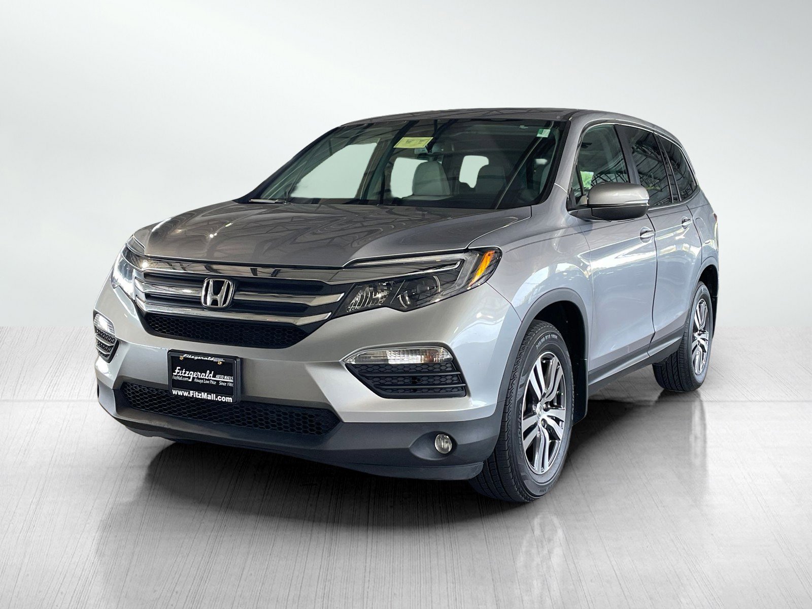 2017 Honda Pilot EX-L photo 2