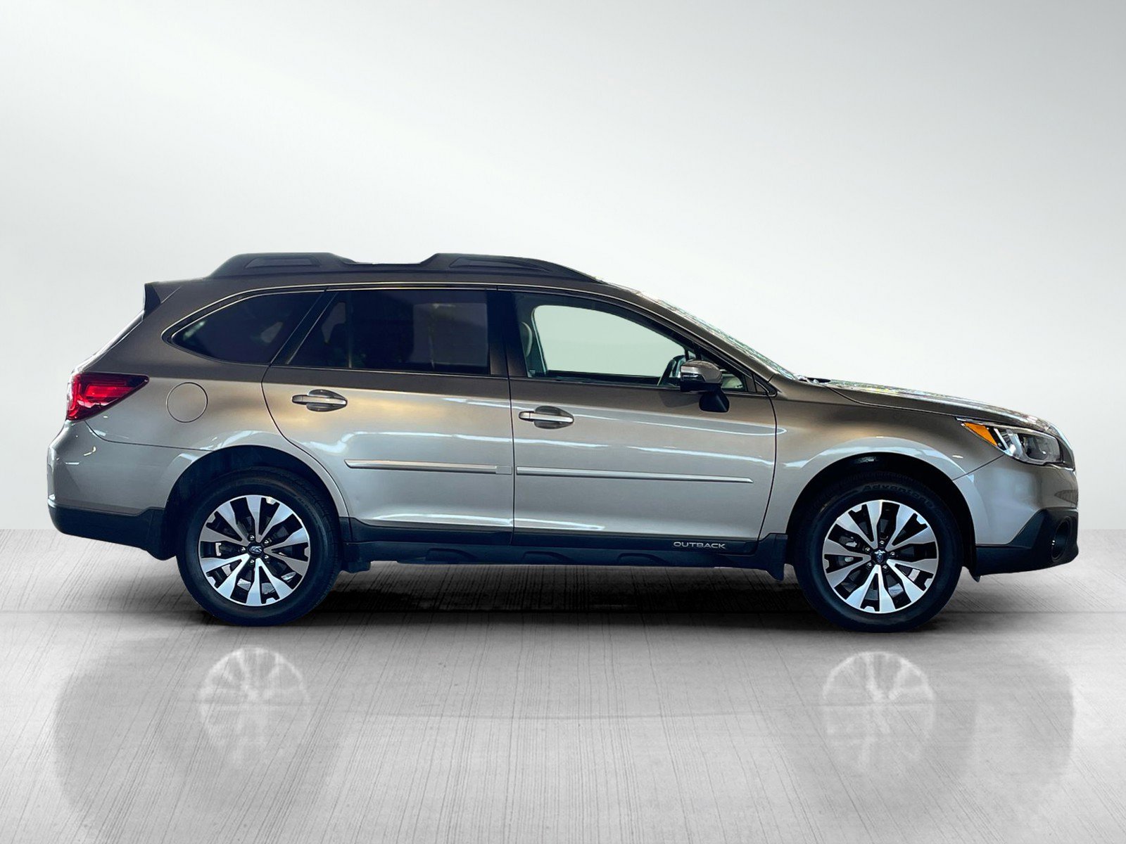 2017 Subaru Outback 3.6R Limited photo 4