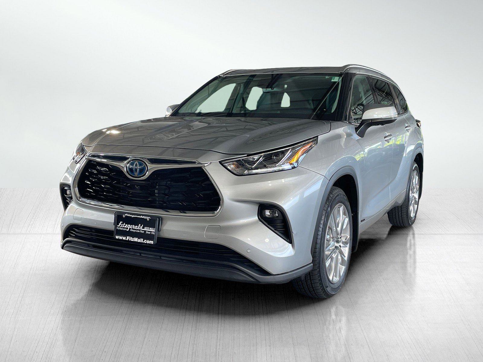 2024 Toyota Highlander Hybrid Limited photo 2
