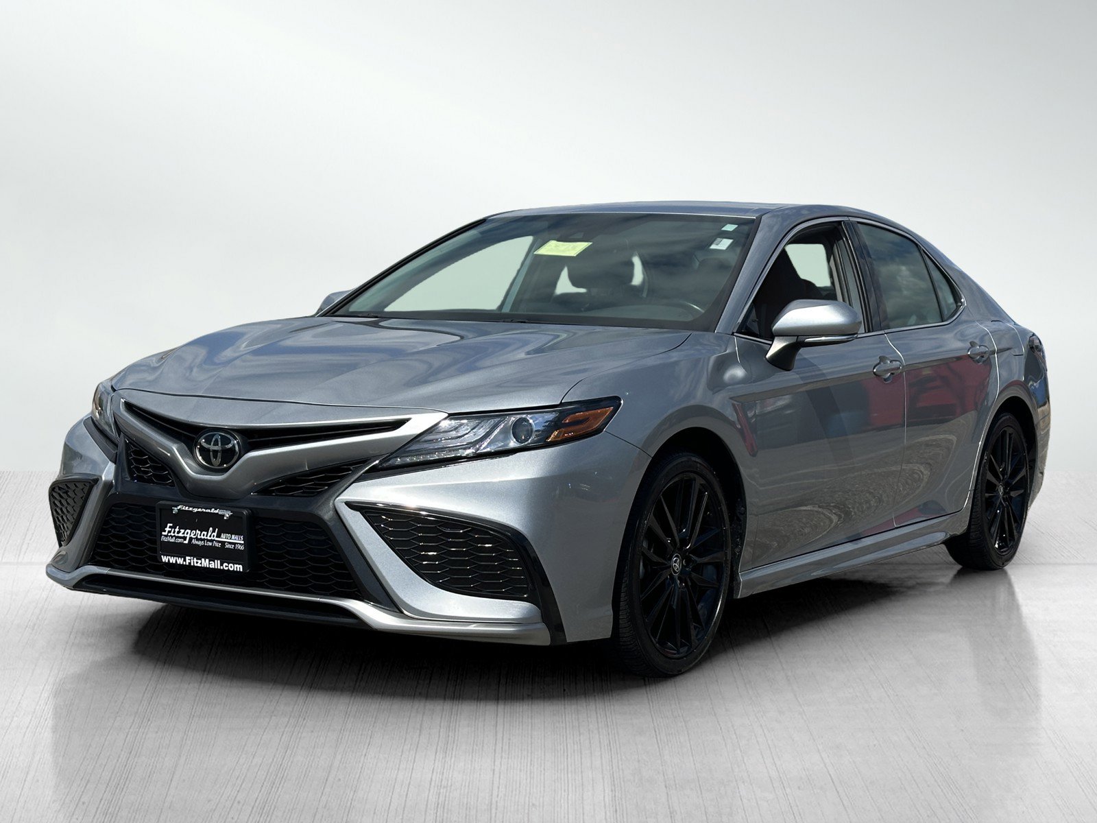 2023 Toyota Camry XSE photo 2