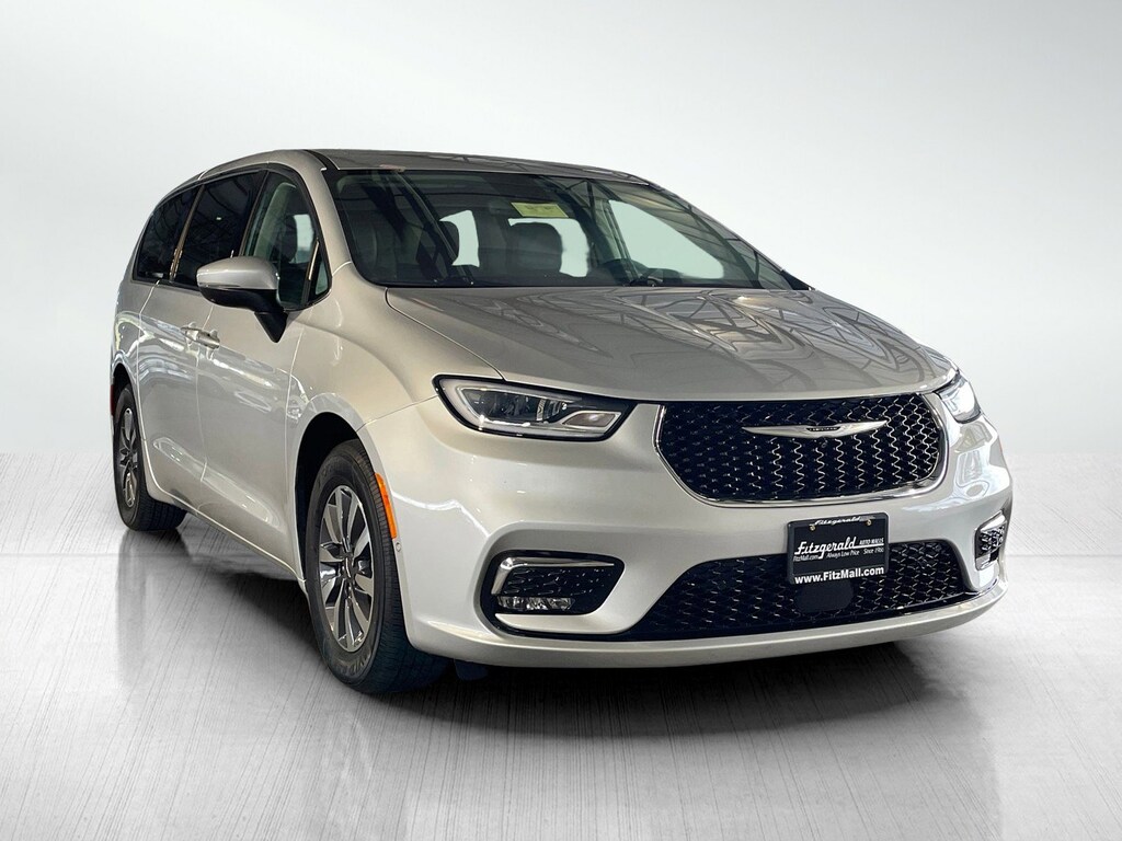 Used 2023 Chrysler Pacifica Plug-In Hybrid Touring L Van Passenger Van