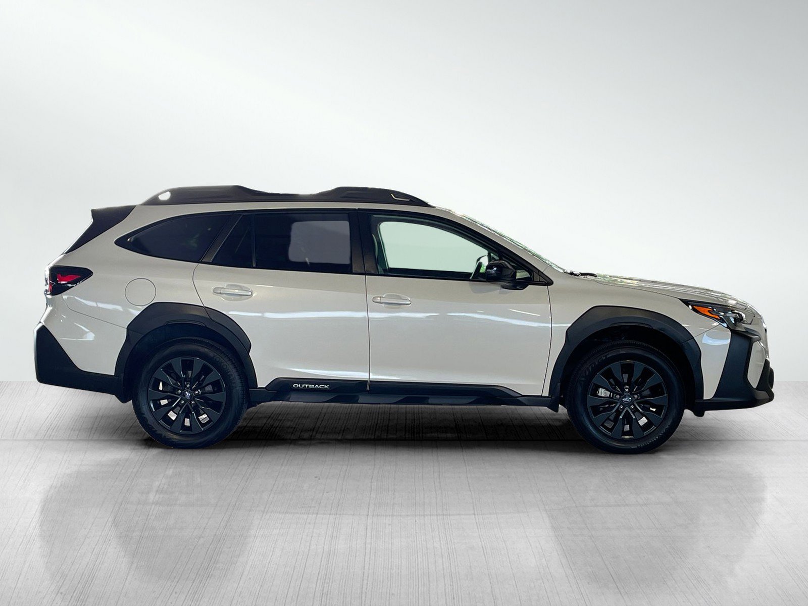 2023 Subaru Outback Onyx Edition photo 4