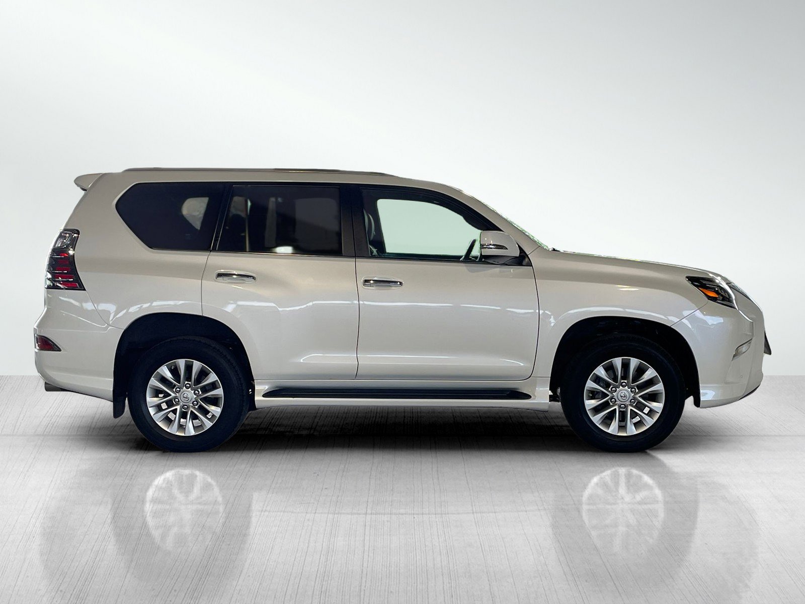 2022 Lexus GX 460 photo 2