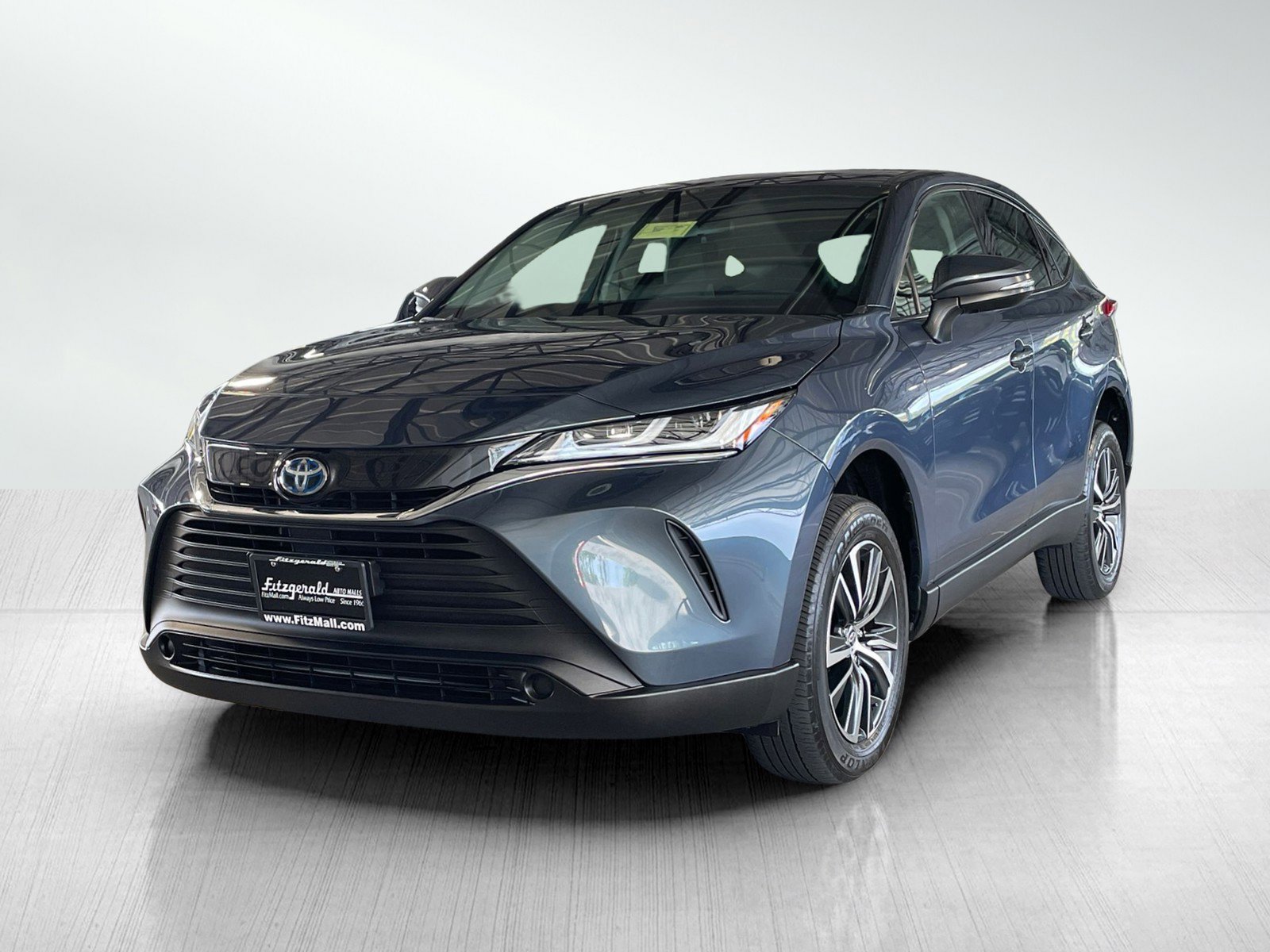 2023 Toyota Venza LE photo 2