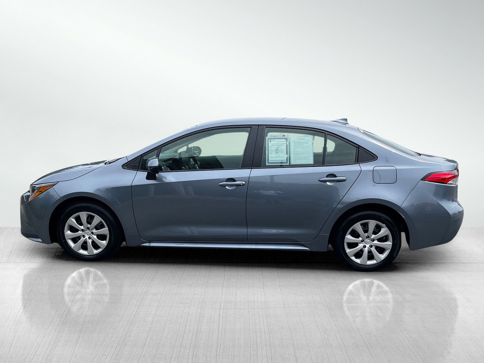 2025 Toyota Corolla LE photo 4