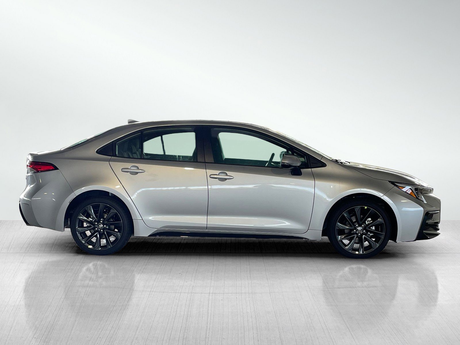 2025 Toyota Corolla SE photo 4