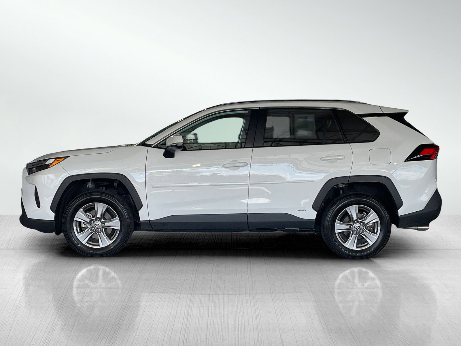 2024 Toyota RAV4 Hybrid LE photo 3