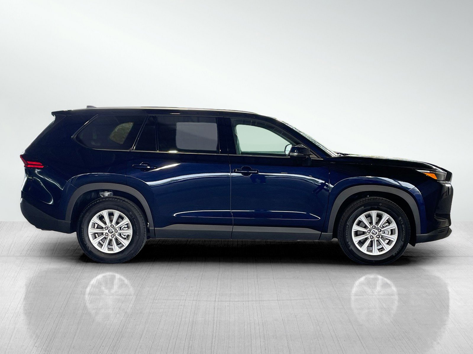 2025 Toyota Grand Highlander XLE photo 4