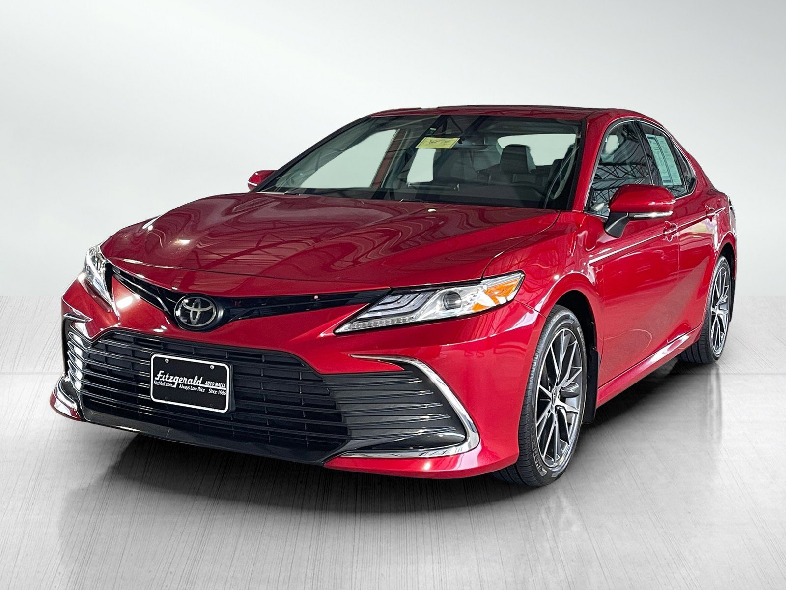 2023 Toyota Camry XLE photo 2