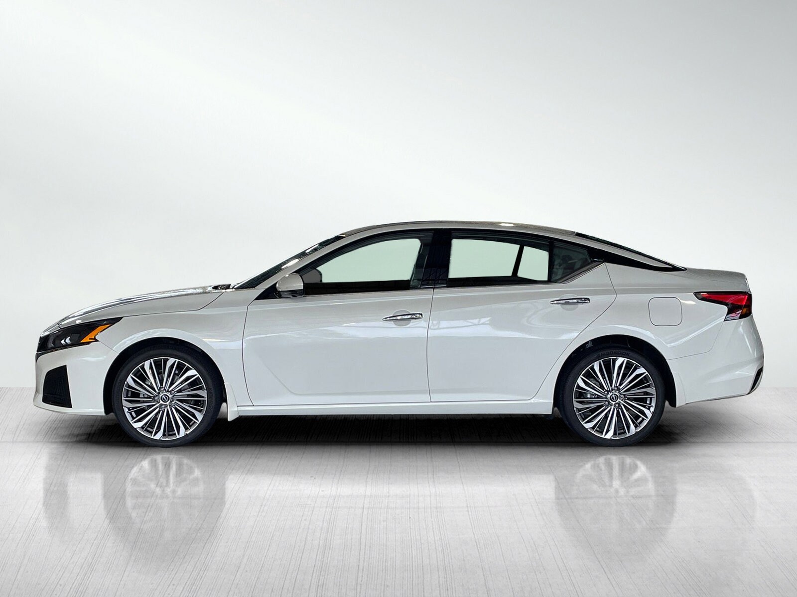 2024 Nissan Altima 2.5 SL photo 3
