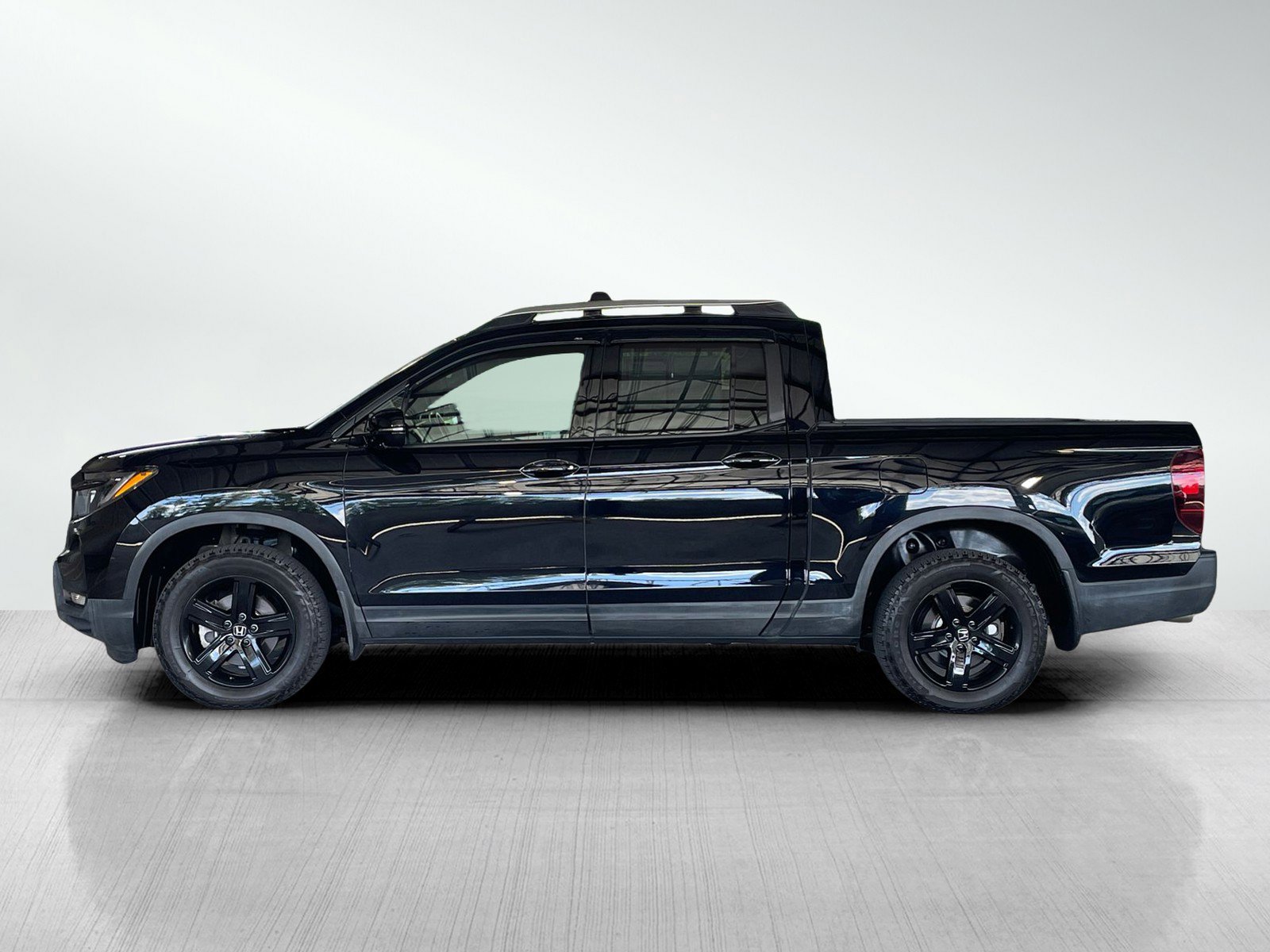 2023 Honda Ridgeline Black Edition photo 3