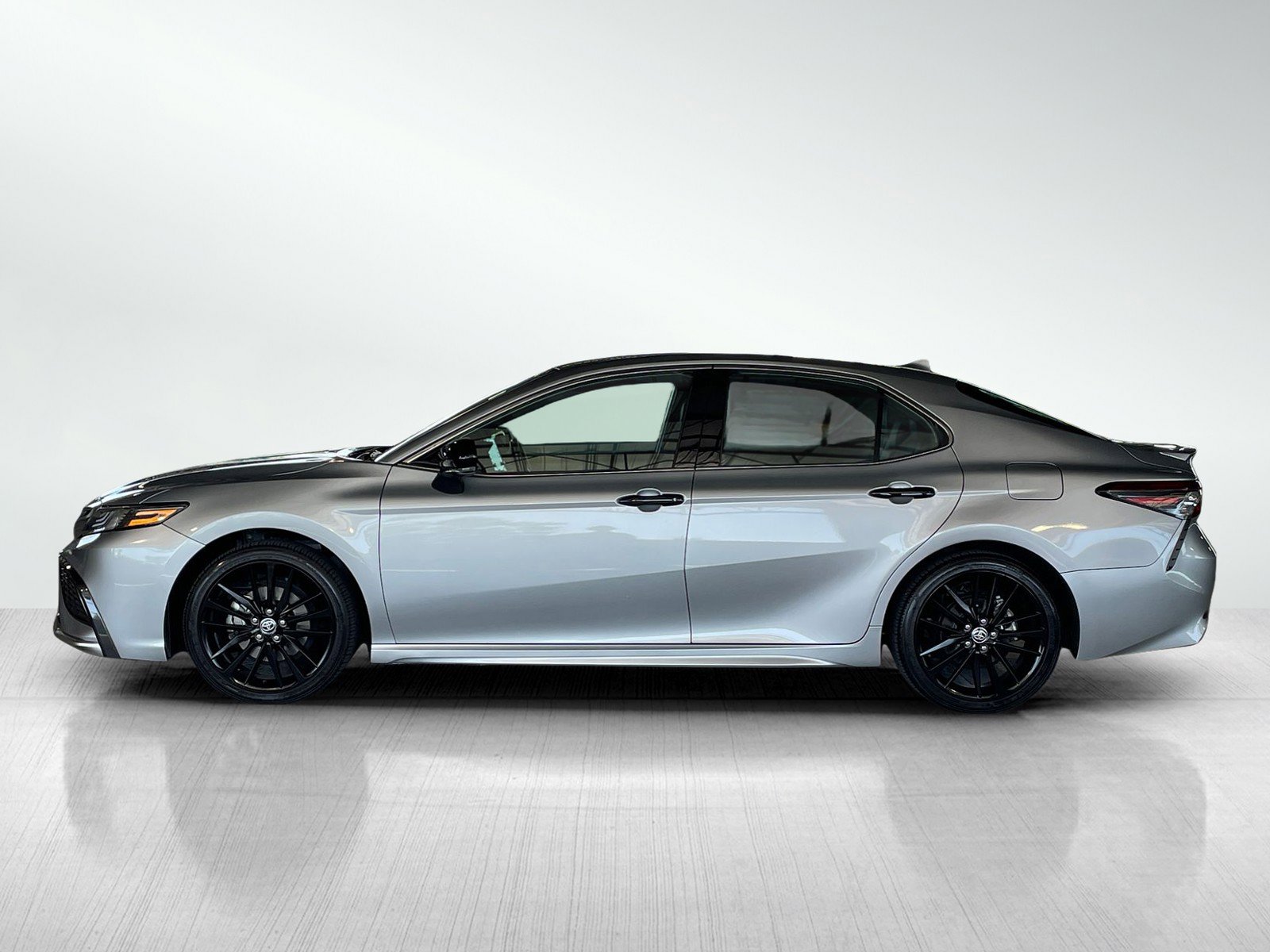 2023 Toyota Camry XSE photo 3