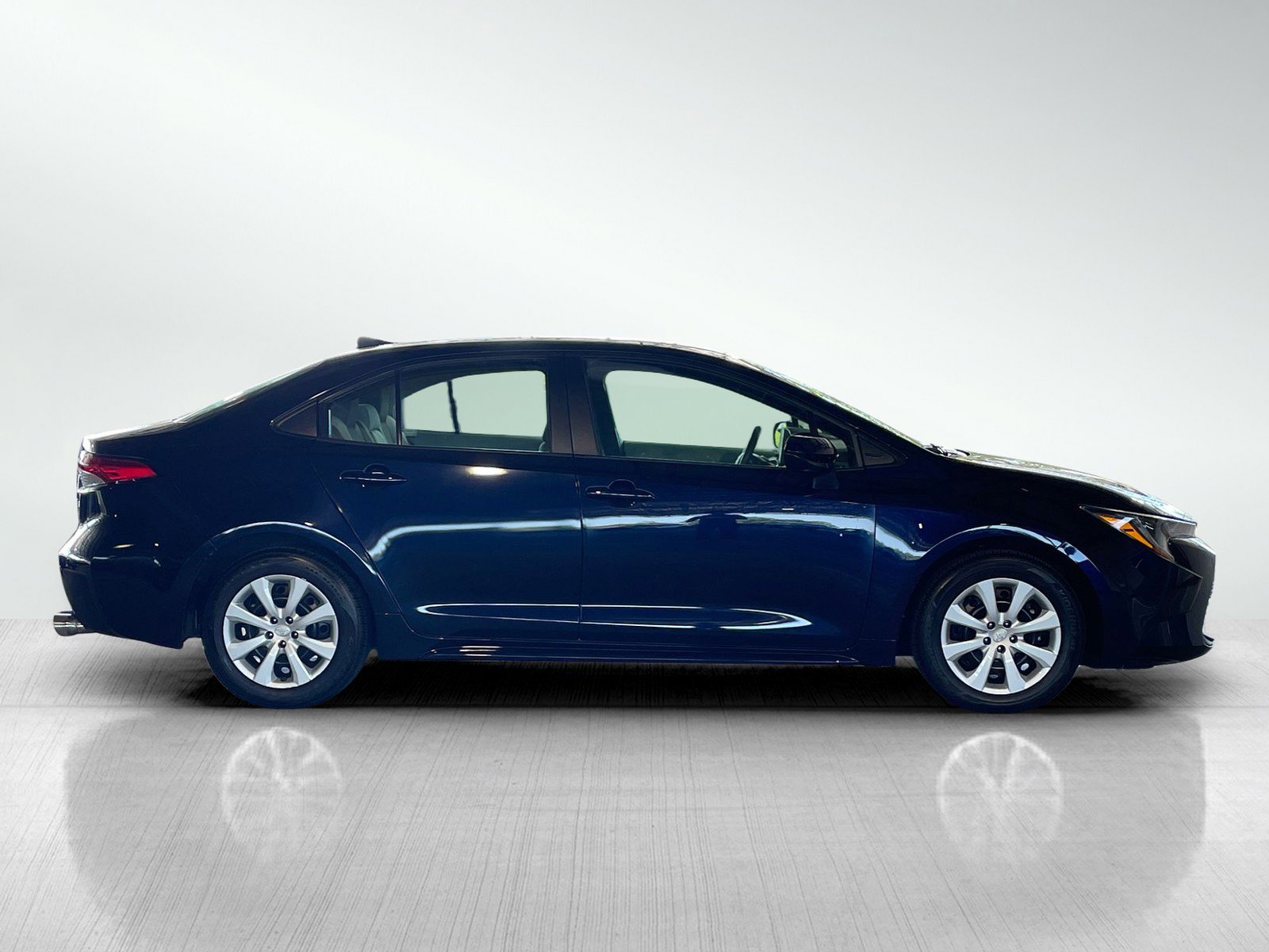 2024 Toyota Corolla LE photo 4