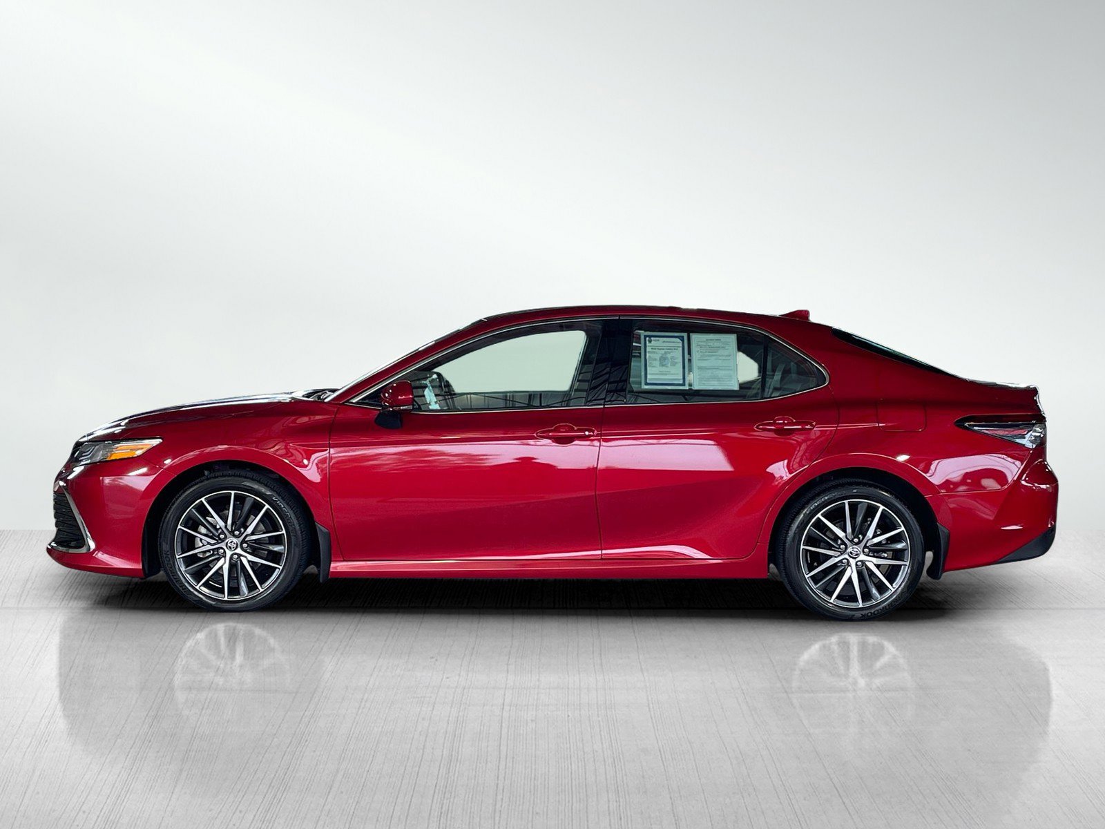 2023 Toyota Camry XLE photo 3