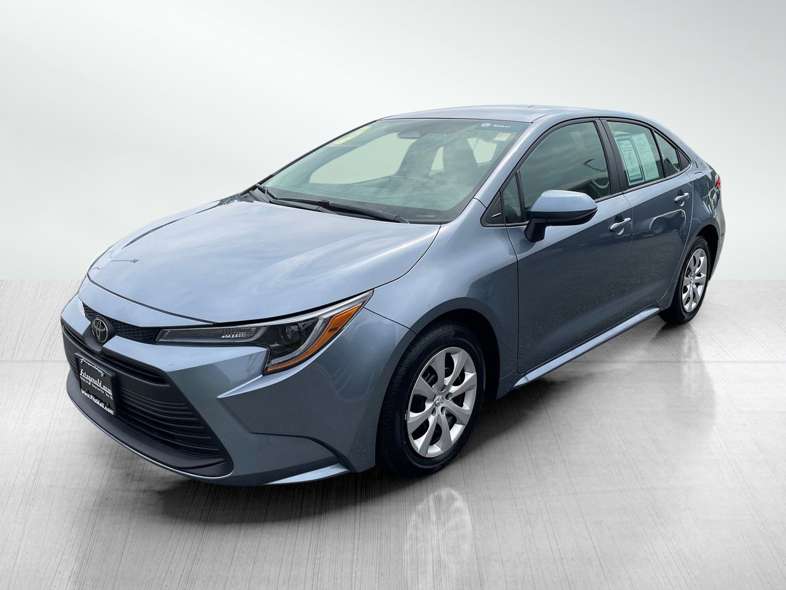 2025 Toyota Corolla LE photo 2