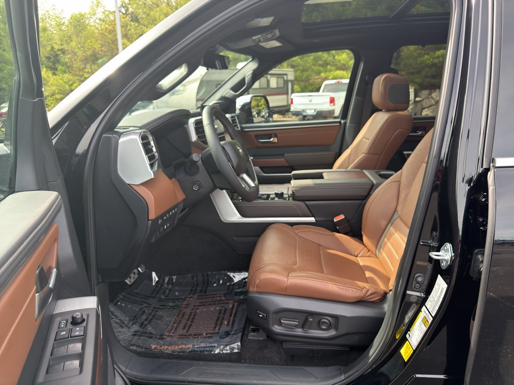 2025 Toyota Tundra 1794 Edition - Photo 10
