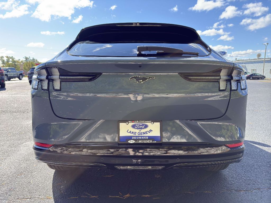 2023 Ford Mustang Mach-E Premium photo 4