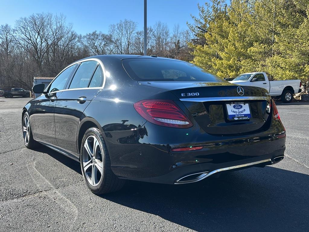 2017 Mercedes Benz E Sedan photo 3