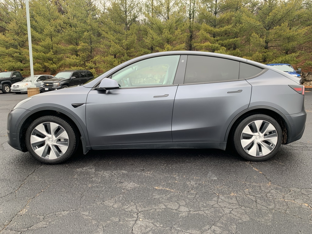 Used 2021 Tesla Model Y Long Range with VIN 5YJYGDEE8MF082058 for sale in Kansas City