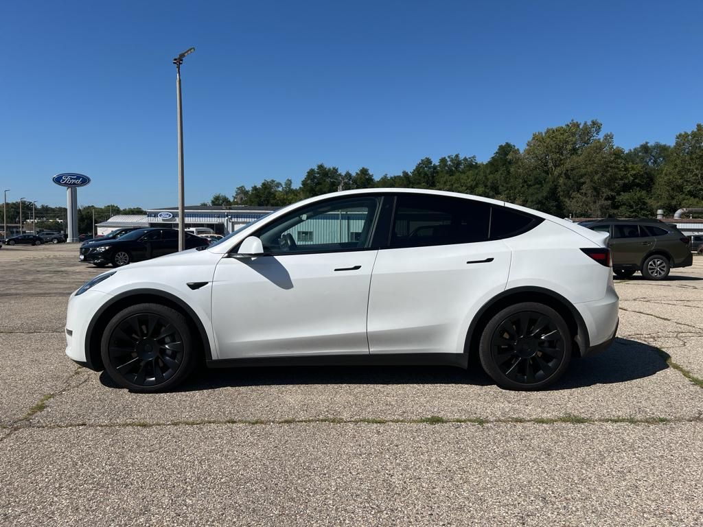 Used 2021 Tesla Model Y Long Range with VIN 5YJYGDEE6MF060673 for sale in Lake Geneva, WI