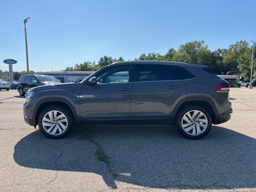 Used 2022 Volkswagen Atlas Cross Sport SE w/Tech with VIN 1V2HE2CA4NC209007 for sale in Lake Geneva, WI