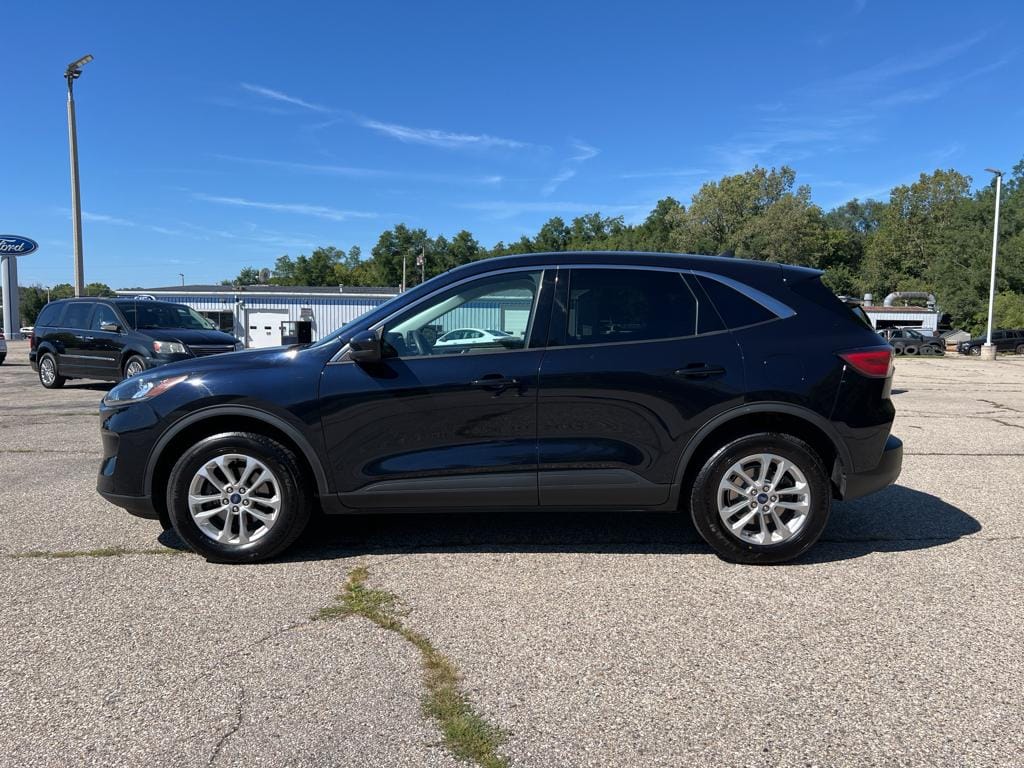 Used 2021 Ford Escape SE with VIN 1FMCU9G60MUA01126 for sale in Lake Geneva, WI