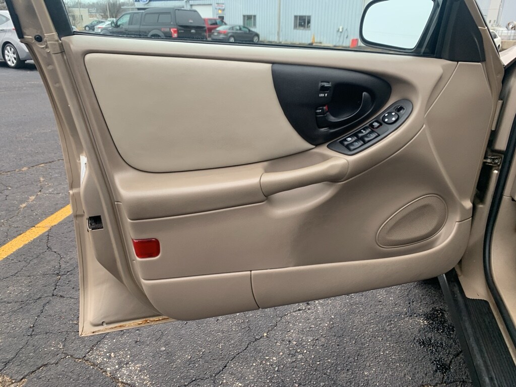 2003 Chevrolet Malibu Base - Photo 9